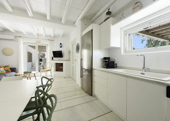 Paros Golden Vacation بيت للعطل