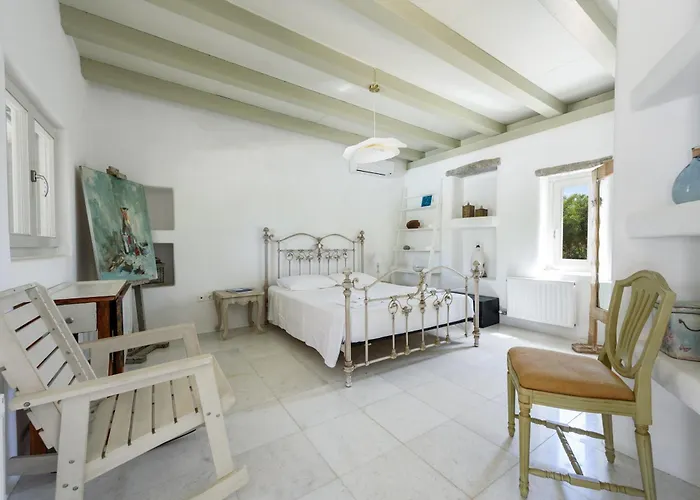 Paros Golden Vacation بيت للعطل