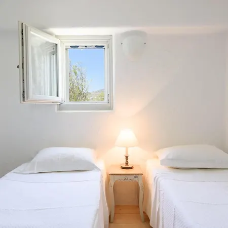 Paros Golden Vacation Chrisi Akti (Paros)